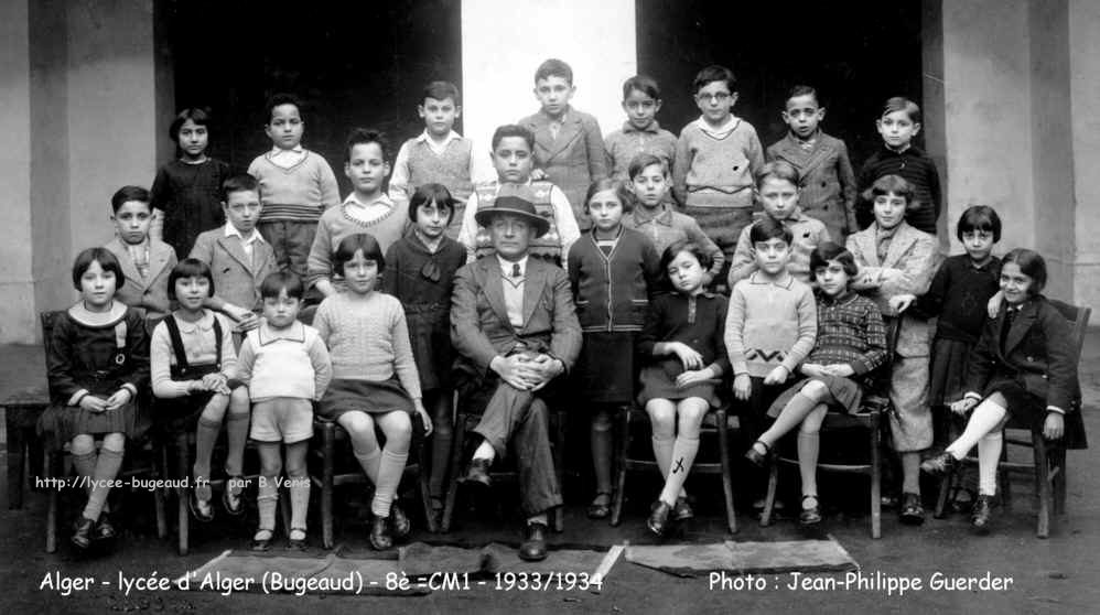 Année 1933-1934 (c'est imprimé sous la photo) 