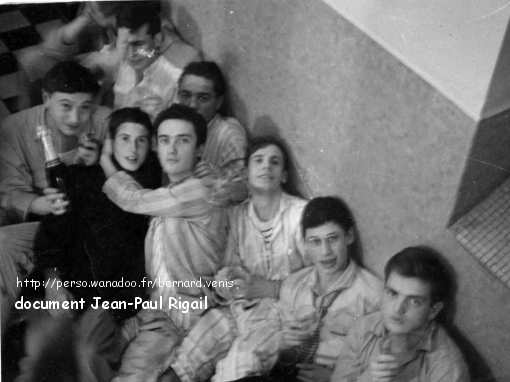 Mini orgie dans le dortoir en 1960 je crois, j'ètais en math élém. 