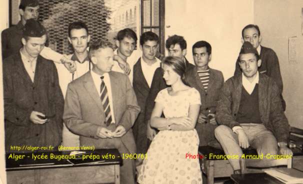 Ici, avec cravate, mr. Chaletty, professeur de philo