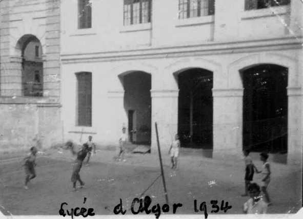 Photos de la cour de gym prises par M.Walter